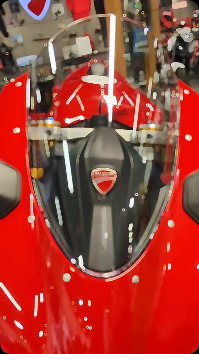 We've got the NEW PANIGALE V2 in the house, and it's an absolute showstopper!#ducati #bikelife #ducaticorse #ducativ2 #ducatisti #ducatigram #ducatilife #ducatilove #ducatipanigale #ducatiperformance