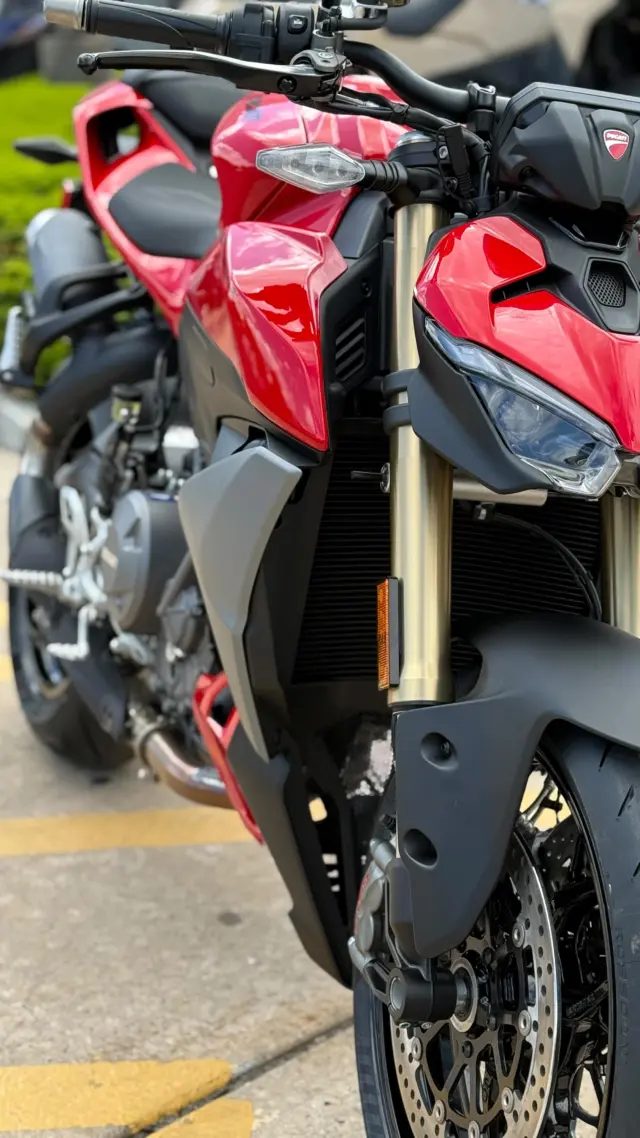 Check out the newly arrived Ducati Streetfighter V2 - it's an absolute stunner! What are your thoughts? #ducati #bikelife #ducatilife #ducatistreetfighter #streetfighter #ducatiusa #streetfighterv2