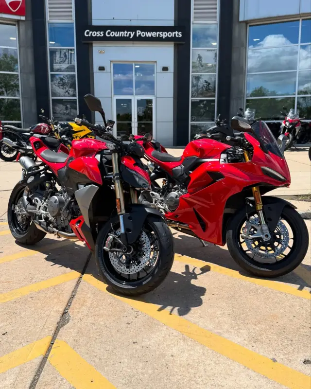 Have you laid eyes on the new @ducatiusa Streetfighter V2 yet?! Swing by and prepare to be amazed #ducati #ducatigram #ducatilife #ducatilove #ducaticorse #ducatista #ducatipanigale #bikelover #bikelife