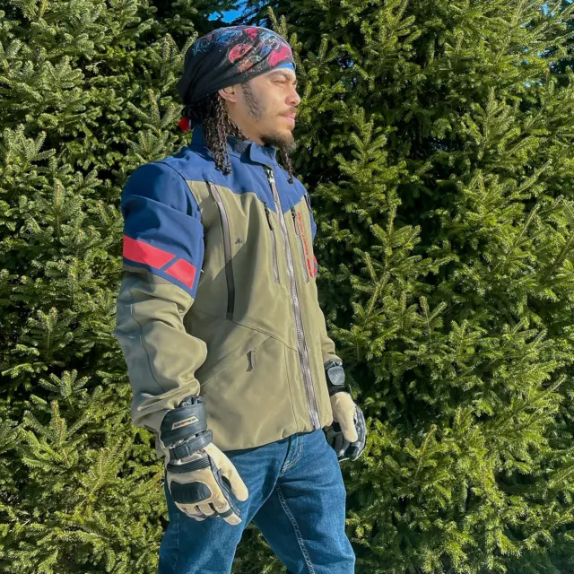 Our GS Namib Gore-Tex jacket and pant set by BMW is on sale for 35% off for our holiday savings event! This set was designed for enduro riders, but it’s the perfect companion whether you’re on or off road. Goretex keeps you dry, guaranteed. When things get hot, ventilation zippers running down the arms, chest, and back keep you comfortable. This set is AA rated with CE level 2 armor. Our holiday sale saves you $665 when you buy the full set! Only while supplies last. 
.
.
.
#gsadventure #bmwmotorrad #advrider #njriders #adventurerider