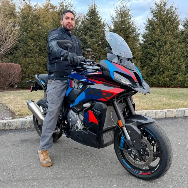Our service tech Juan is looking sharp in what’s left of our discounted Klim gear! ✨ With 25% off all goretex jackets and pants, there’s not much left before it’s all gone. If you buy a jacket and pant combo, you can take an additional 5% off the set. Message us or call Allison at ext 1025 to ask about availability. 💯 #klim #advrider #bmwmotorrad