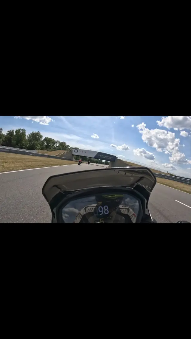 Yes #WERIDE and eventually we ride hard 🤣🤣. In front of me in a red suit is our mechanic and avid rider Juan Carvajal @d4vid_carvajal doing a good line 👍🏻 #crosscountrypowersports #crosscountrycycle #trackday #trackdayjunkies